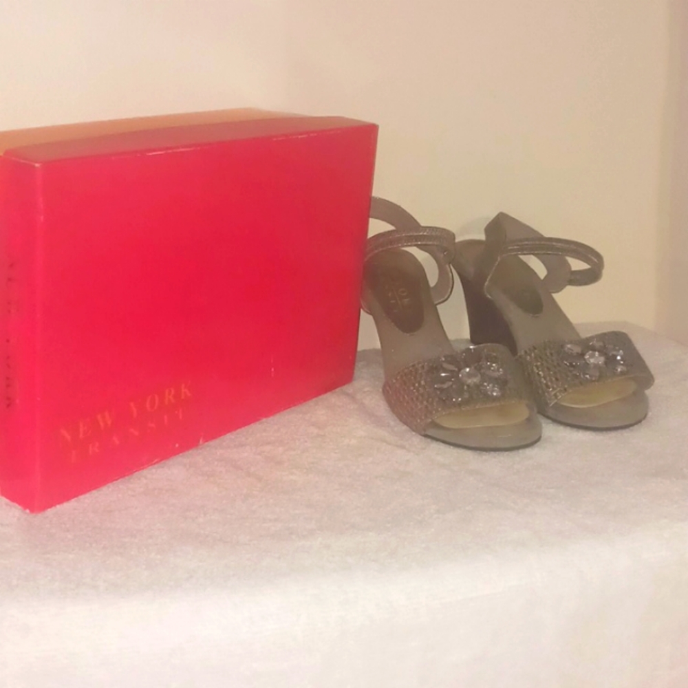 Women's shoes